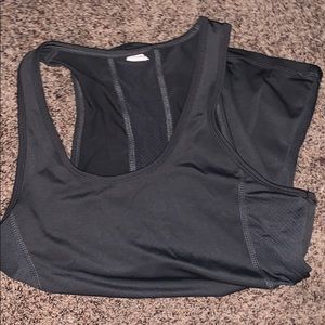SIZE M GREY SLEEVELESS WORKOUT TEE